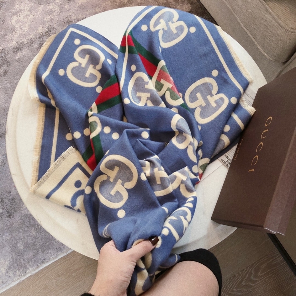 ✨️💎Authentic 💎Gucci scarf - Picture 4 of 6